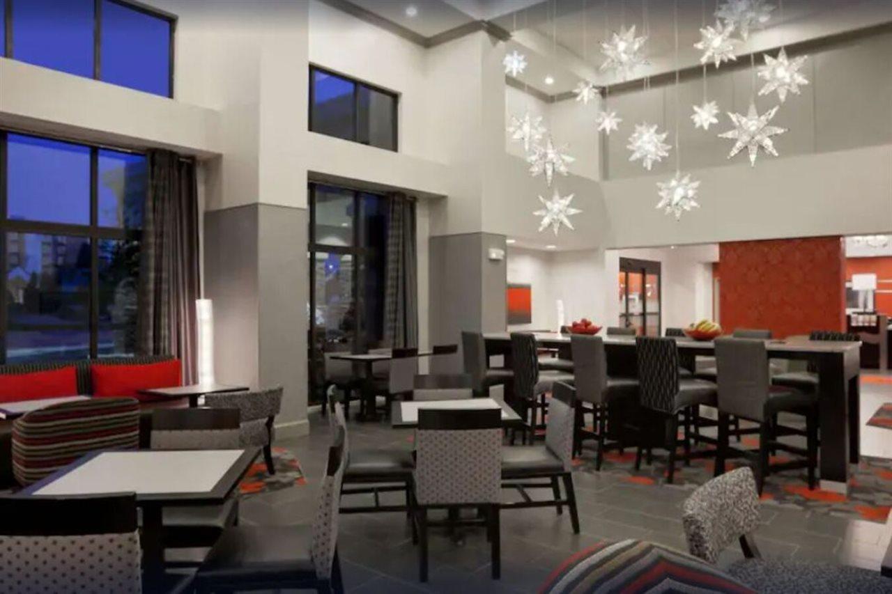 Hampton Inn And Suites Roanoke Airport/Valley View Mall Екстериор снимка