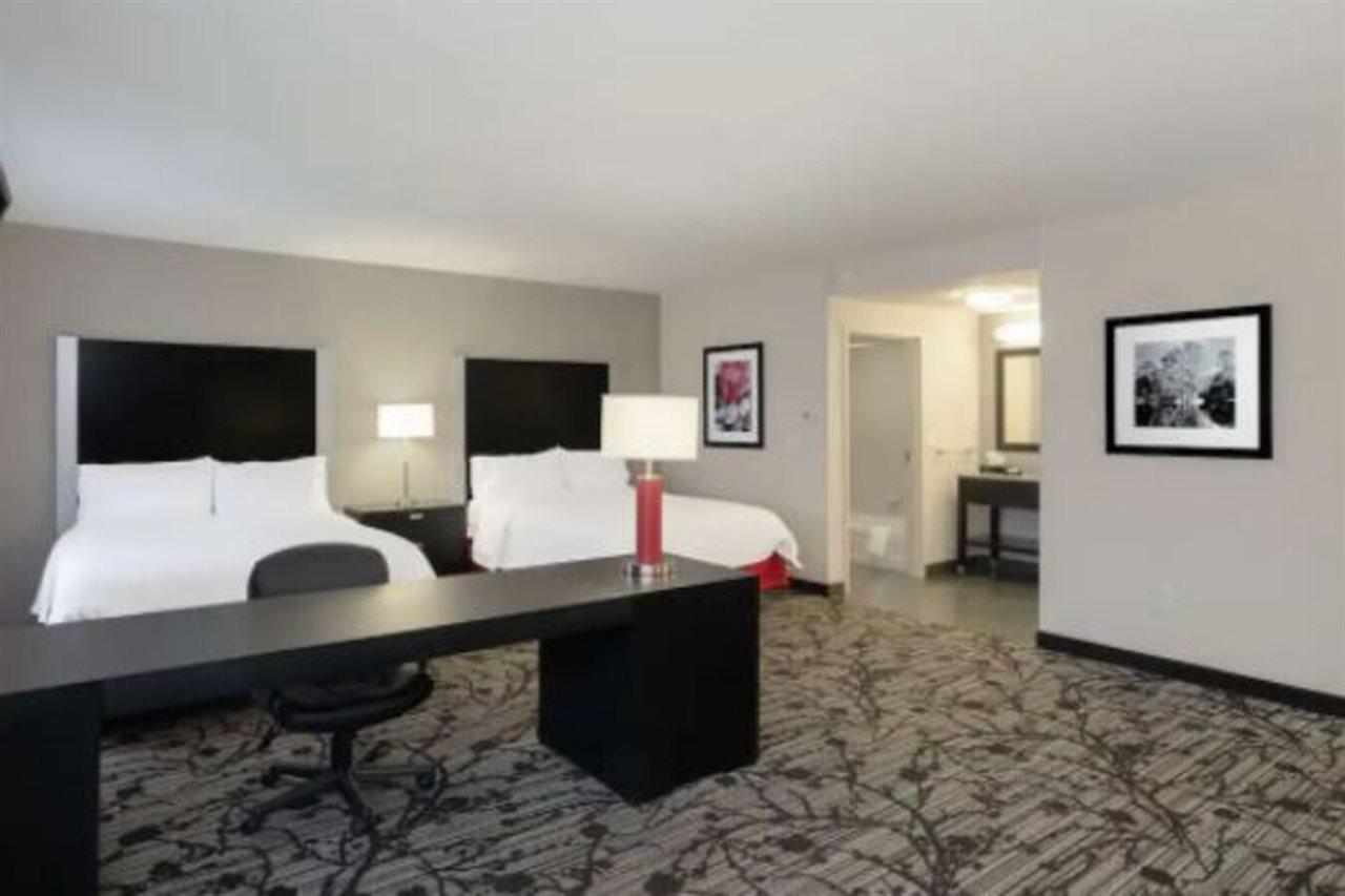 Hampton Inn And Suites Roanoke Airport/Valley View Mall Екстериор снимка