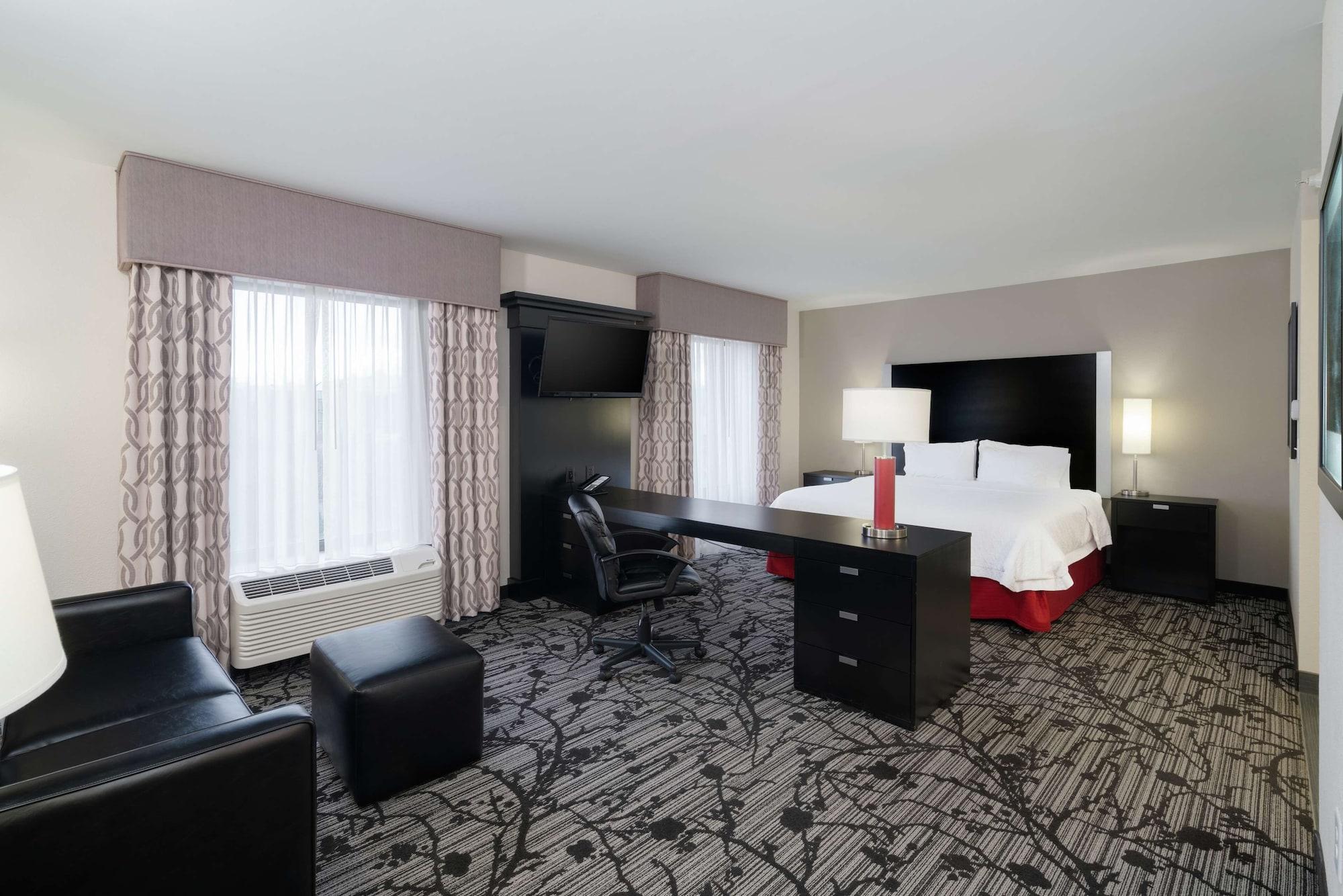 Hampton Inn And Suites Roanoke Airport/Valley View Mall Екстериор снимка