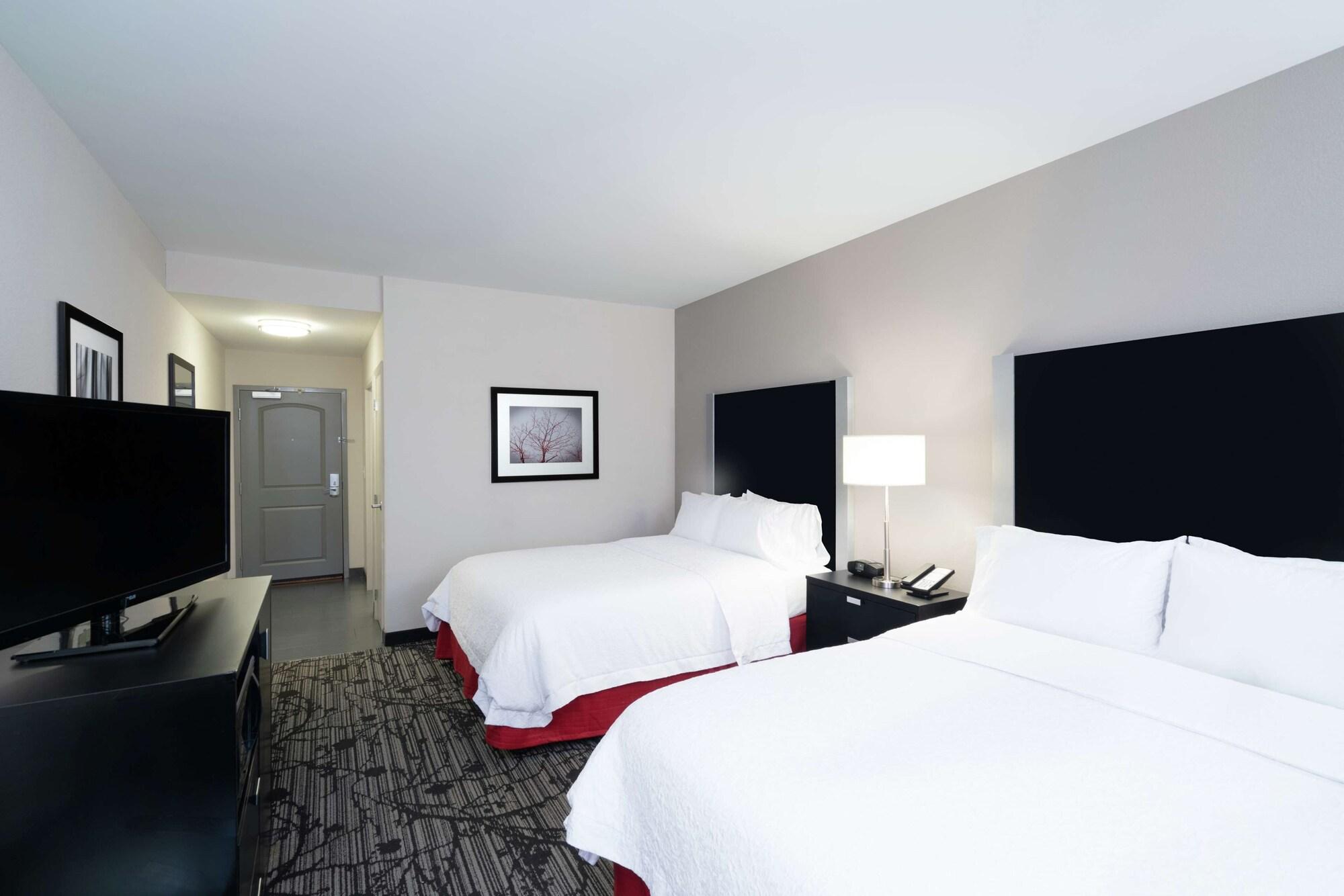 Hampton Inn And Suites Roanoke Airport/Valley View Mall Екстериор снимка