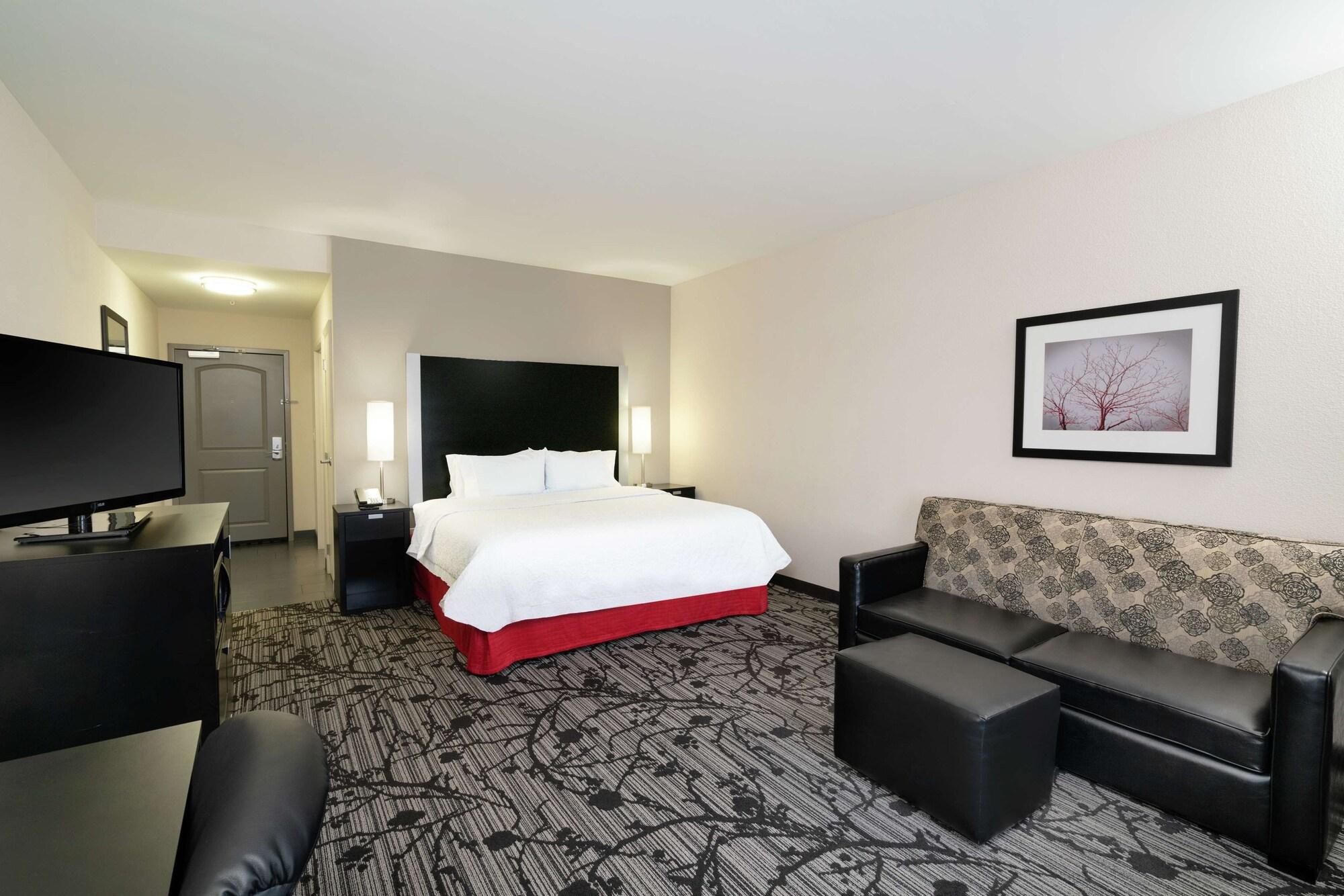 Hampton Inn And Suites Roanoke Airport/Valley View Mall Екстериор снимка