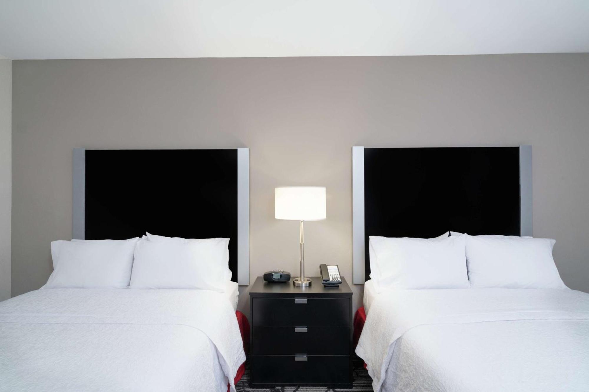 Hampton Inn And Suites Roanoke Airport/Valley View Mall Екстериор снимка
