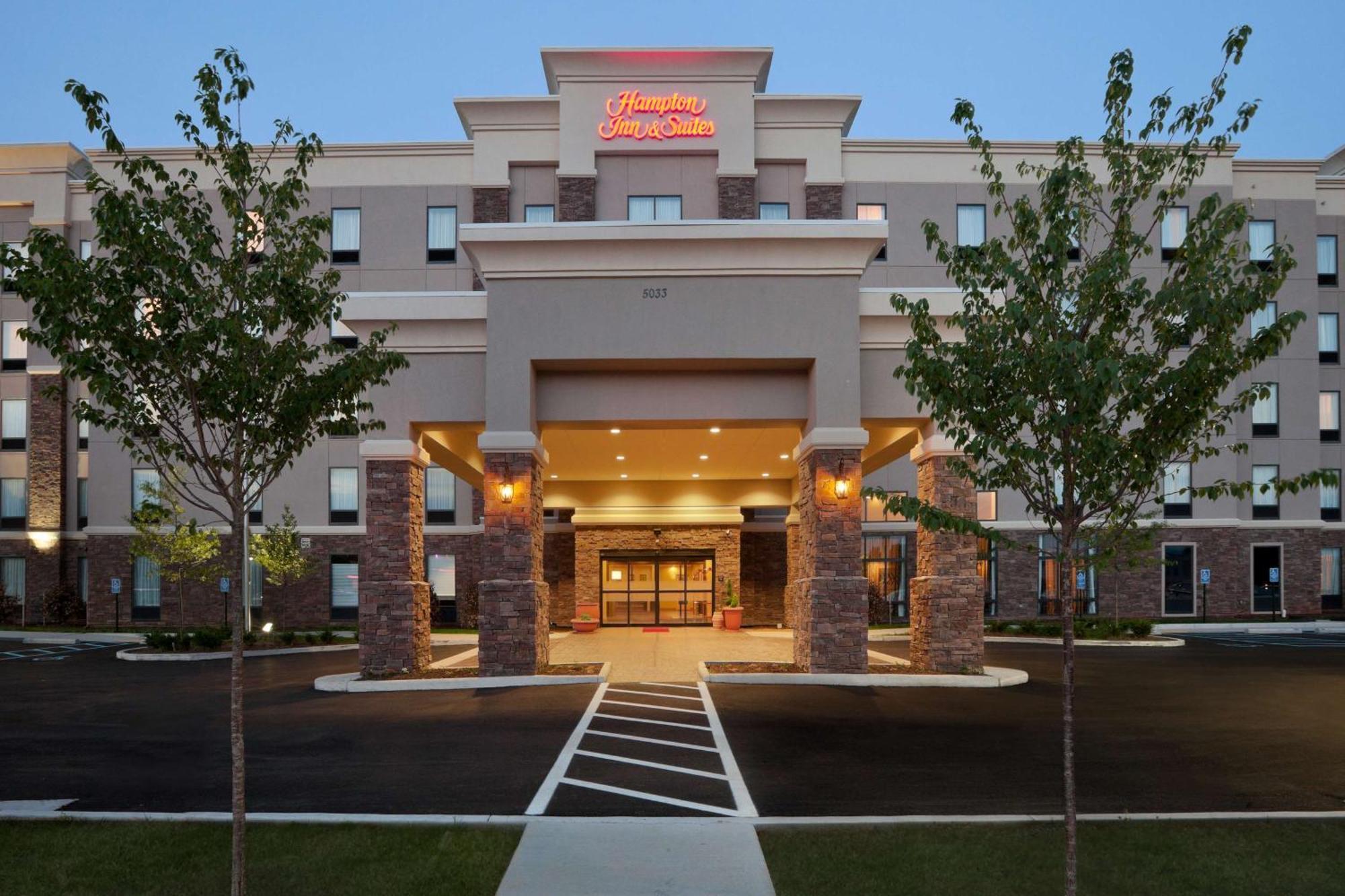 Hampton Inn And Suites Roanoke Airport/Valley View Mall Екстериор снимка